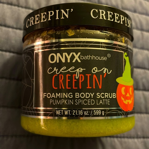 FOAMING BODY SCRUB - Picture 1 of 4